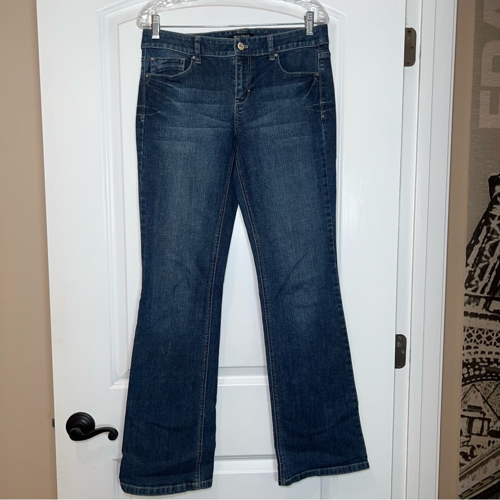 White House Black Market Women's Feel Beautiful Denim Blue Jeans. Size 6R